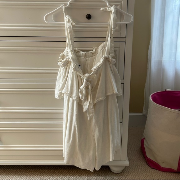 Cream Ruffled Romper - Picture 4 of 6